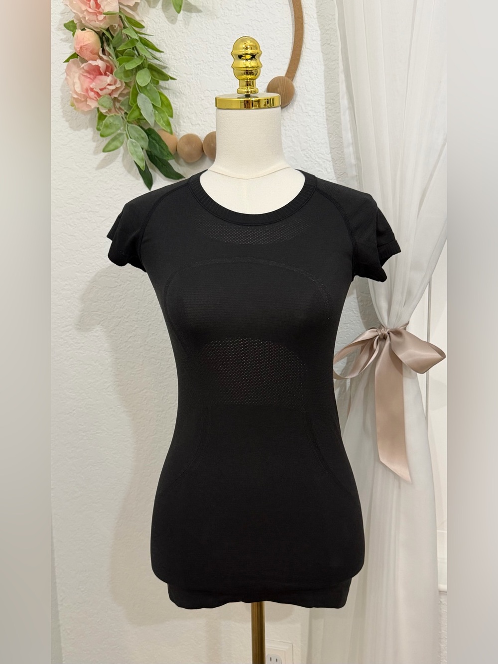 NEW Lululemon Swiftly Tech Short-Sleeve Shirt 2.0 Hip Length In Black Size 4 NEW - Picture 5 of 11